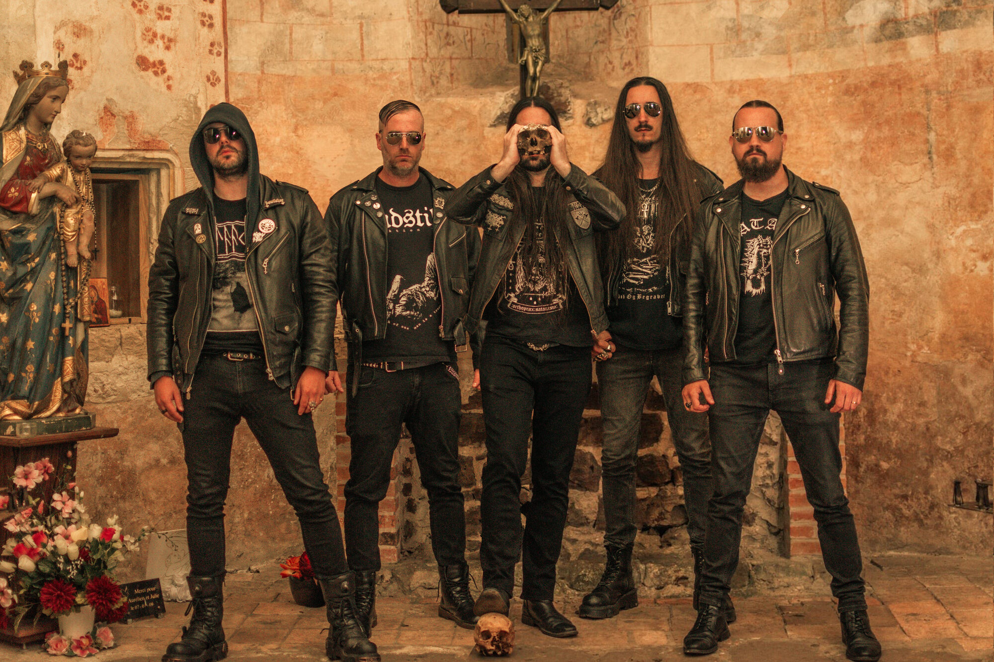 Oppression band photo