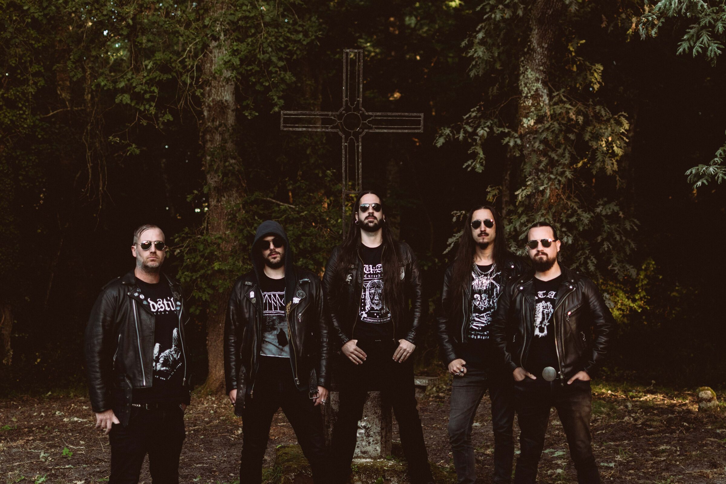 Oppression band photo